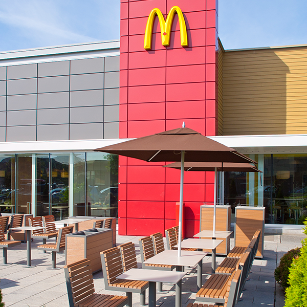 Exterior Restaurant Installation - Custom Dining Furniture Exterior Restaurant Installation - Custom Dining Furniture