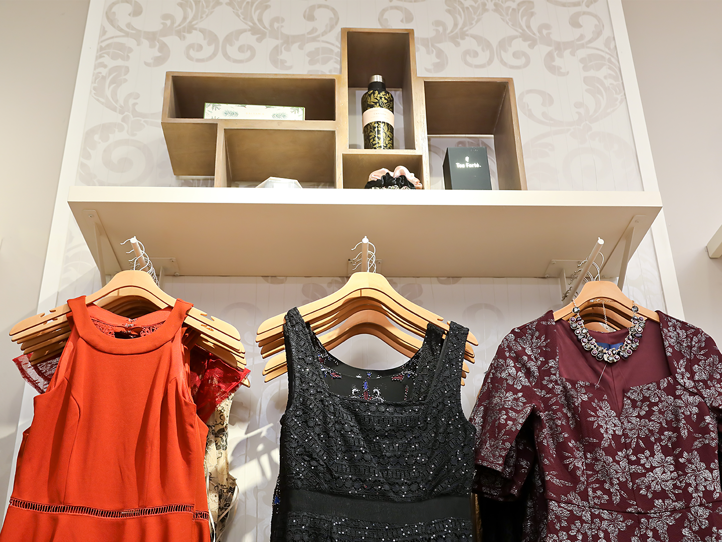 Francesca's Store Design - Custom Retail Casegoods - Custom Retail Fixtures