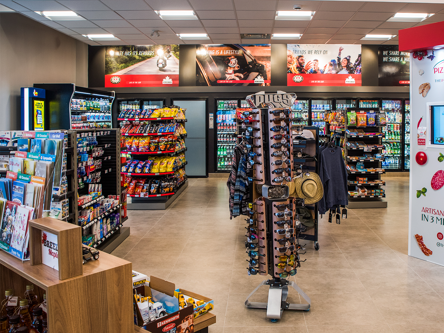 Petro Canada - Custom Sunglasses Rack - Merchandising Displays - C-Store Display - Convenience Store Shelving