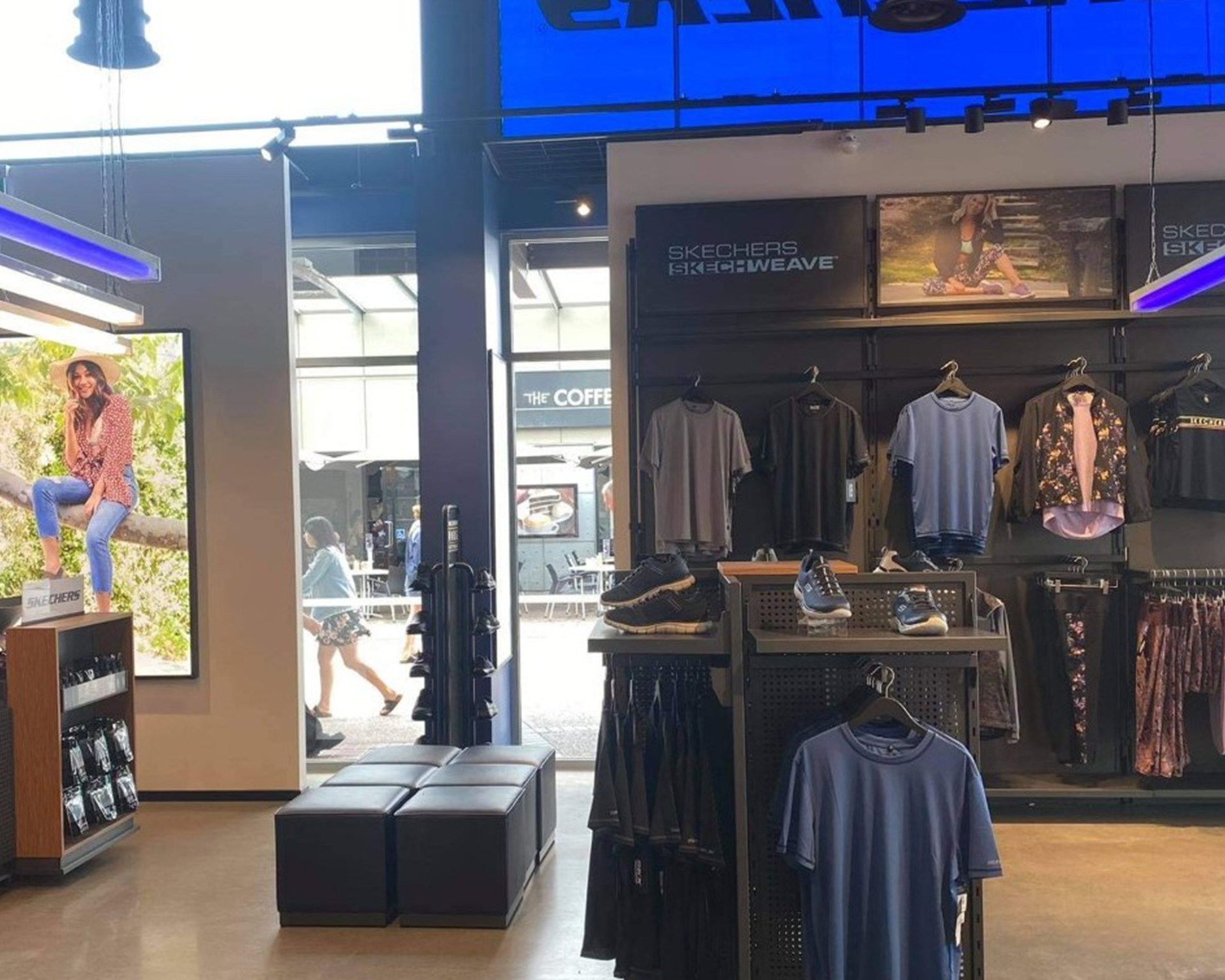 Custom Retail Furniture Skechers Store Design - Clothes Rack, Fashion Display