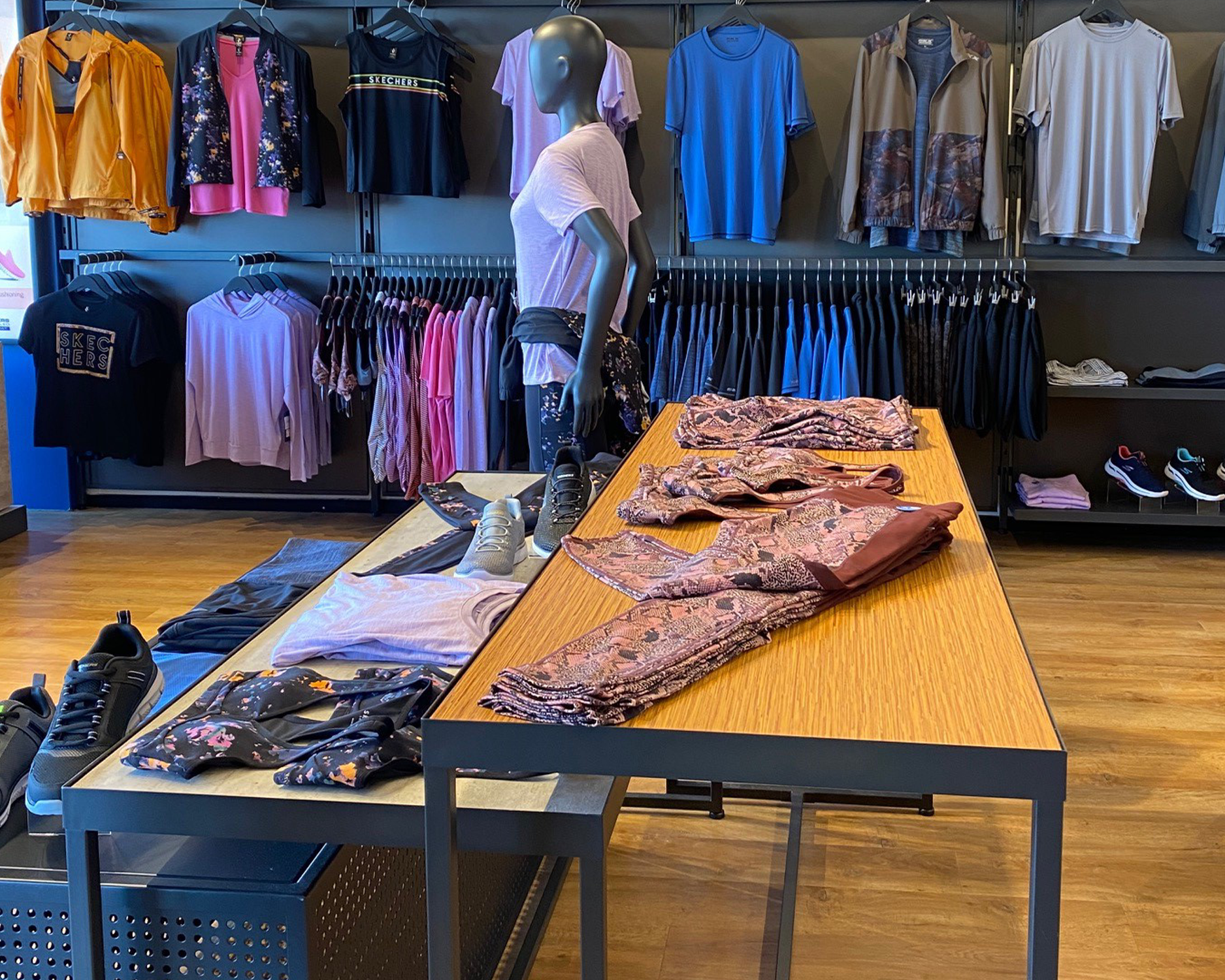 Custom Retail Furniture Skechers Store Design - Custom Display Table