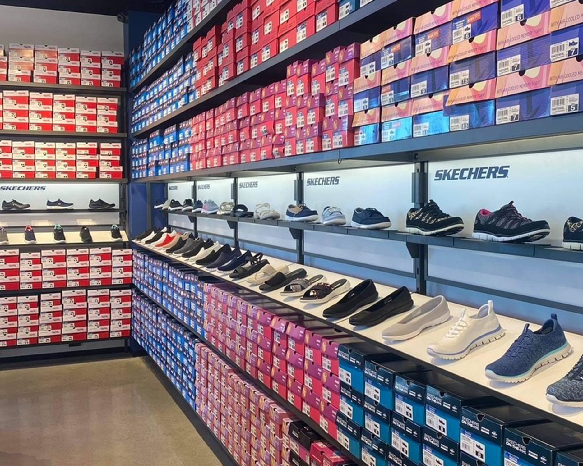 lufthavn frustrerende Lys Skechers - Custom Retail Fixtures by Artitalia Group