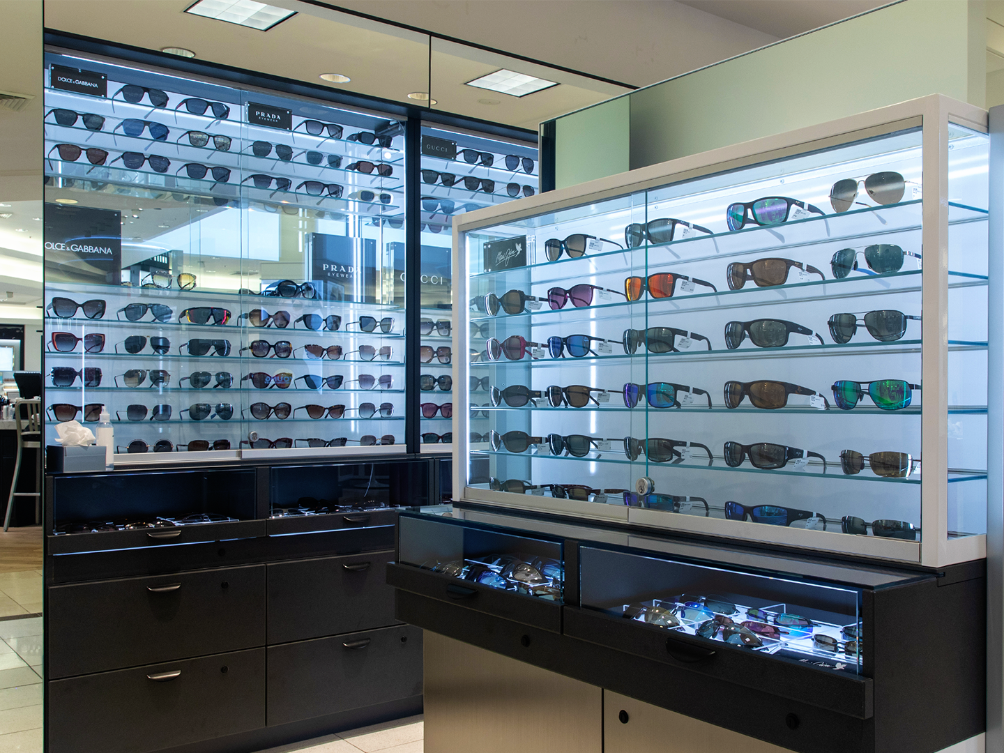 Belk Store Design - Sunglasses Gondola Displays - Sunglasses Display - Optical Display