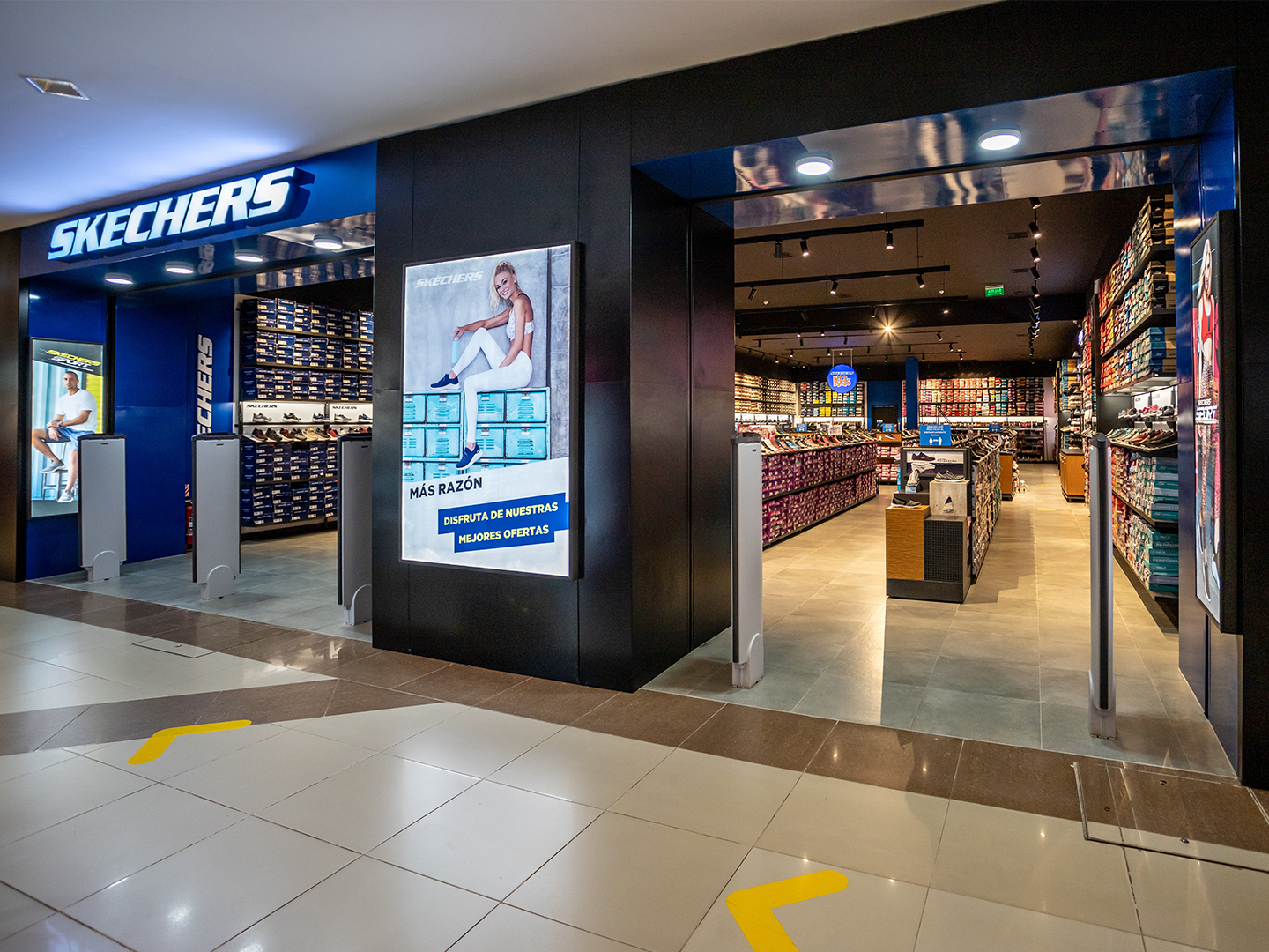 Skechers Store Design - Store Display - Visual Merchandising - Exterior Store Display